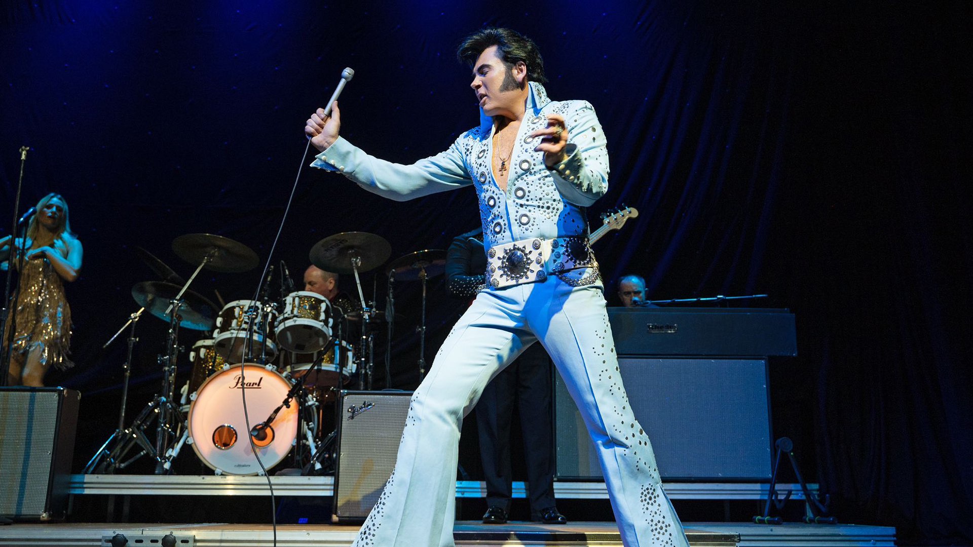 Elvis from Memphis to Vegas performing live