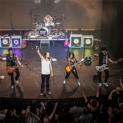 Nothing But A Good Time — live performance photograph 2